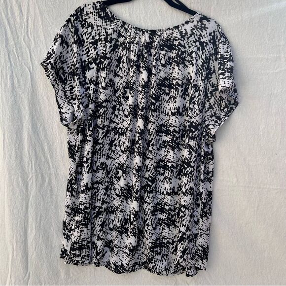 Apt. 9 Black and White Blouse - Picture 3 of 5